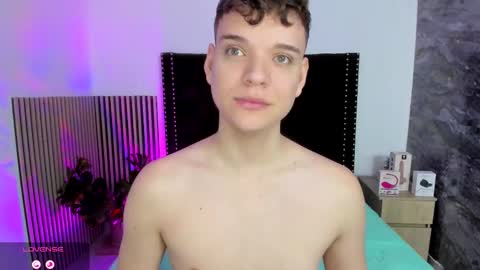 Snapshot of naughty_twink_ chatting on 29, 11, 2025 Noah online show from 29, 11, 2025