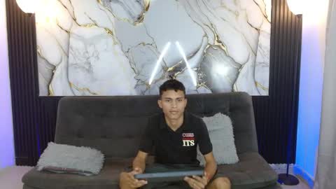 Jader  y  Esteban online show from 18, 4, 2026