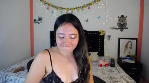 Snapshot of naughtygirl_mmm chatting on 18, 12, 2024 Valeria  online show from 18, 12, 2024