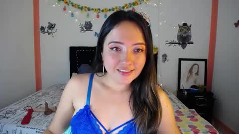 Snapshot of naughtygirl_mmm chatting on 19, 12, 2024 Valeria  online show from 19, 12, 2024