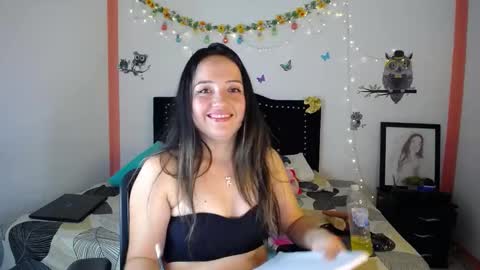 Snapshot of naughtygirl_mmm chatting on 22, 1, 2025 Valeria  online show from 22, 1, 2025
