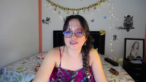 Snapshot of naughtygirl_mmm chatting on 27, 2, 2025 Valeria  online show from 27, 2, 2025