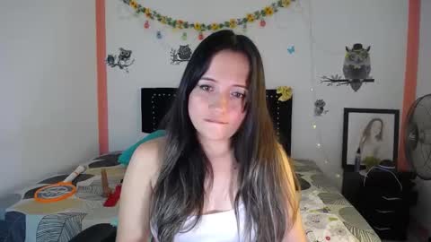 Snapshot of naughtygirl_mmm chatting on 5, 3, 2025 Valeria  online show from 5, 3, 2025