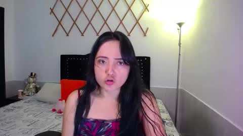 Snapshot of naughtygirl_mmm chatting on 4, 10, 2025 Valeria  online show from 4, 10, 2025