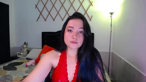 Snapshot of naughtygirl_mmm chatting on 6, 10, 2025 Valeria  online show from 6, 10, 2025
