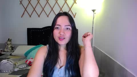 Snapshot of naughtygirl_mmm chatting on 8, 10, 2025 Valeria  online show from 8, 10, 2025