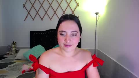 Snapshot of naughtygirl_mmm chatting on 9, 10, 2025 Valeria  online show from 9, 10, 2025