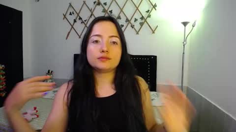 Snapshot of naughtygirl_mmm chatting on 21, 10, 2025 Valeria  online show from 21, 10, 2025