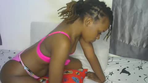 Snapshot of naughtyie chatting on 24, 9, 2025 naughtyie online show from 24, 9, 2025