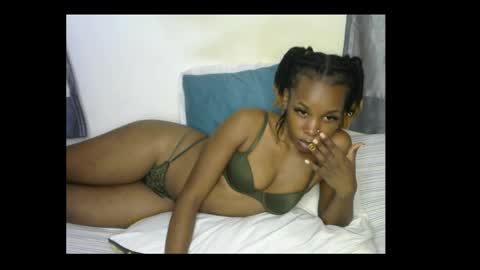 Snapshot of naughtyie chatting on 19, 10, 2025 naughtyie online show from 19, 10, 2025