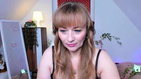 Milana - on air every day except Wednesday from 9 pm to 4 am European time online show from 29, 10, 2025