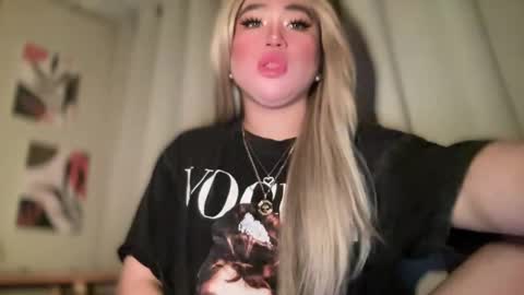 Snapshot of naughtyrosecum chatting on 4, 1, 2025 Rose Wilson online show from 4, 1, 2025