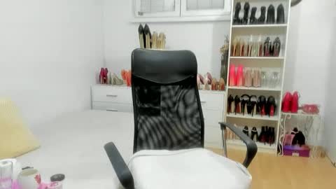 naughtysabine1 online show from 18, 10, 2025