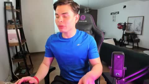 Alejoo twink online show from 22, 3, 2026