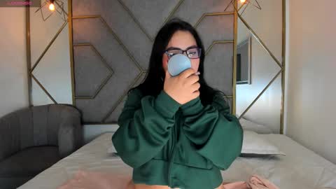 NavannyCattan online show from 18, 9, 2025