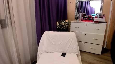 Snapshot of nayanoirx chatting on 8, 2, 2026 Eliza online show from 8, 2, 2026