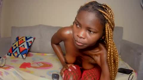 nayela_ online show from 17, 7, 2026