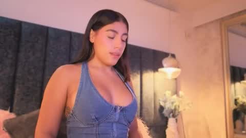 Snapshot of naylapot_ chatting on 22, 11, 2025 Juli online show from 22, 11, 2025