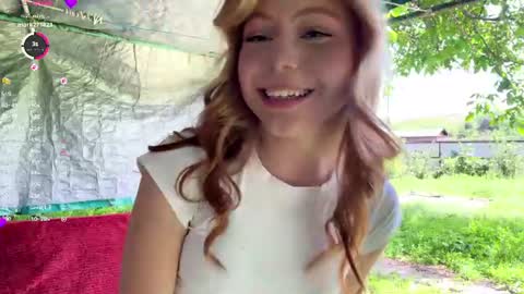Snapshot of necolezhuang chatting on 17, 6, 2026 Necole online show from 17, 6, 2026