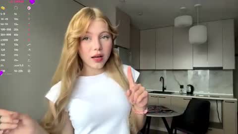 Snapshot of necolezhuang chatting on 30, 6, 2026 Necole online show from 30, 6, 2026