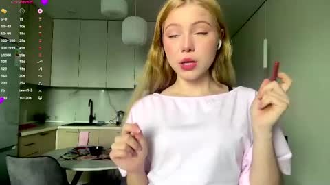 Snapshot of necolezhuang chatting on 6, 7, 2026 Necole online show from 6, 7, 2026