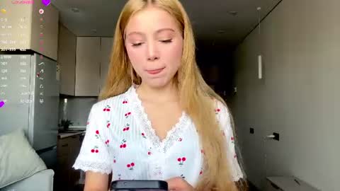 Snapshot of necolezhuang chatting on 17, 7, 2026 Necole online show from 17, 7, 2026