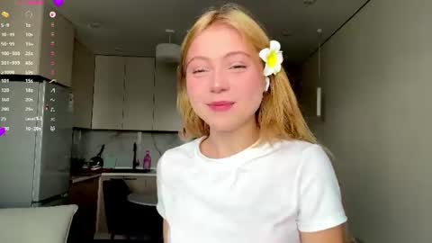 Snapshot of necolezhuang chatting on 20, 7, 2026 Necole online show from 20, 7, 2026