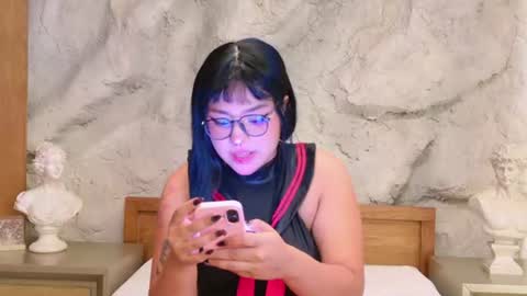 Snapshot of nekovamp_ chatting on 6, 8, 2026 V I X E N online show from 6, 8, 2026