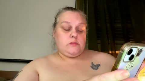 Snapshot of nellatlas chatting on 24, 10, 2025 Nellie Atlas online show from 24, 10, 2025