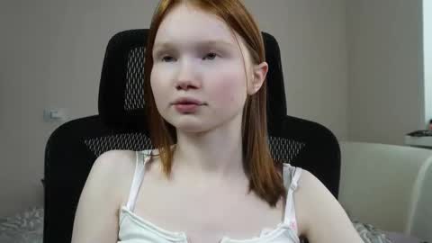 Snapshot of nellie_baby chatting on 3, 2, 2026 Nellie online show from 3, 2, 2026