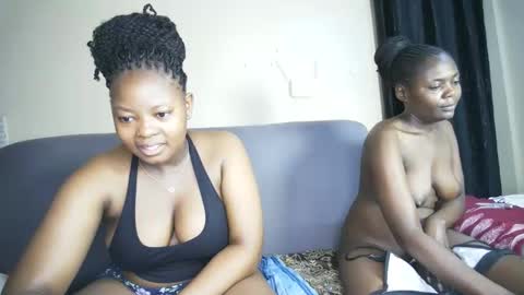 Snapshot of nellyeluxe chatting on 22, 2, 2026 nellyeluxe online show from 22, 2, 2026