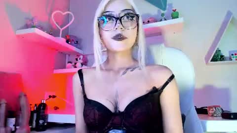 Snapshot of nemesis_castel_ chatting on 3, 7, 2026 Nemesis online show from 3, 7, 2026