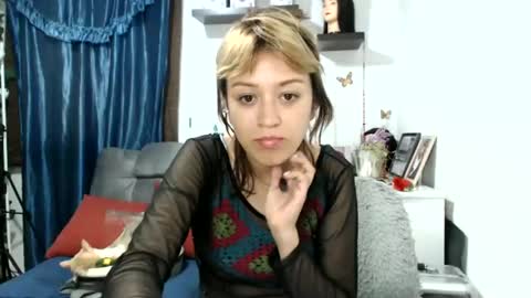 Snapshot of nena_lov chatting on 4, 1, 2025 Star  online show from 4, 1, 2025