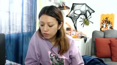 Snapshot of nena_lov chatting on 8, 10, 2025 Star  online show from 8, 10, 2025