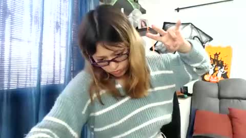 Snapshot of nena_lov chatting on 15, 10, 2025 Star  online show from 15, 10, 2025