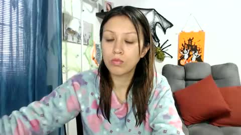 Snapshot of nena_lov chatting on 20, 10, 2025 Star  online show from 20, 10, 2025