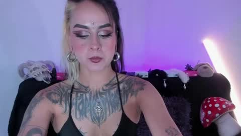 Snapshot of nesuko_evil chatting on 30, 4, 2026 Marie online show from 30, 4, 2026