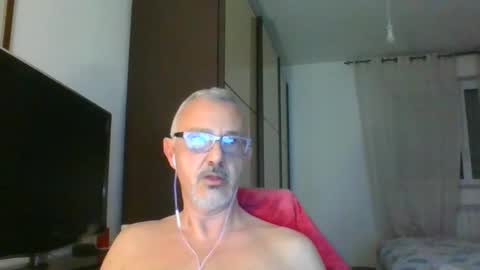 Snapshot of nevenerabis chatting on 8, 1, 2025 nevenerabis online show from 8, 1, 2025
