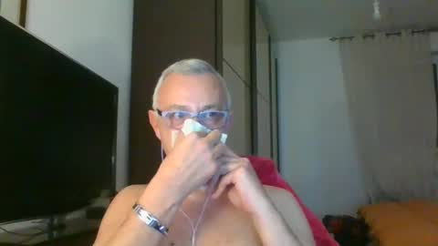 Snapshot of nevenerabis chatting on 5, 2, 2025 nevenerabis online show from 5, 2, 2025