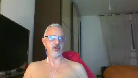 Snapshot of nevenerabis chatting on 5, 3, 2025 nevenerabis online show from 5, 3, 2025