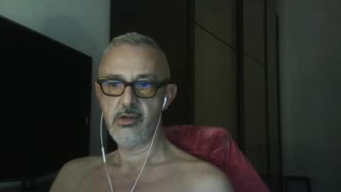 Snapshot of nevenerabis chatting on 14, 10, 2025 nevenerabis online show from 14, 10, 2025