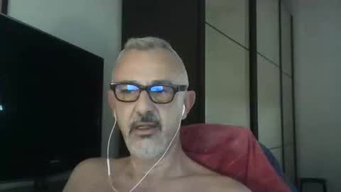 Snapshot of nevenerabis chatting on 19, 10, 2025 nevenerabis online show from 19, 10, 2025