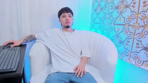 Snapshot of newdannii chatting on 8, 4, 2026 Dannii online show from 8, 4, 2026