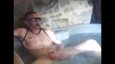 Snapshot of newfun11 chatting on 4, 11, 2025 newfun11 online show from 4, 11, 2025