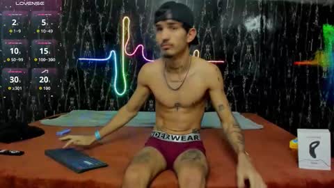 Snapshot of nextboywell1 chatting on 23, 12, 2025 Yeison online show from 23, 12, 2025