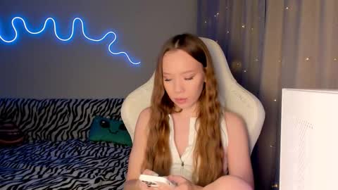 Mina online show from 4, 12, 2025