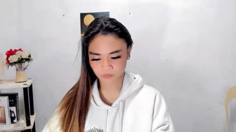 hottie nicole online show from 4, 3, 2026