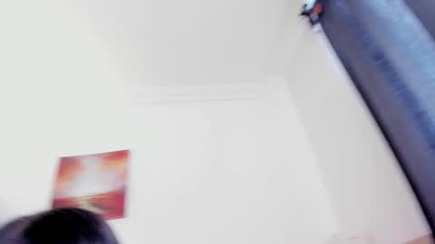 laura  online show from 15, 9, 2025