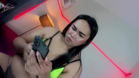 nia_jaxx online show from 30, 4, 2026