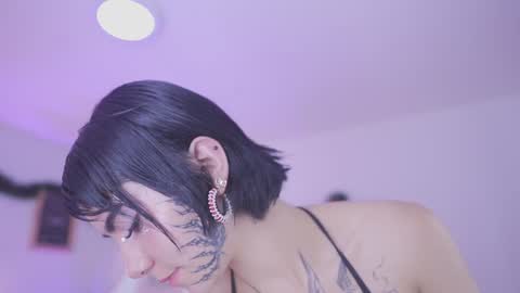 Snapshot of nia_mitsuki chatting on 21, 12, 2024 samanta online show from 21, 12, 2024